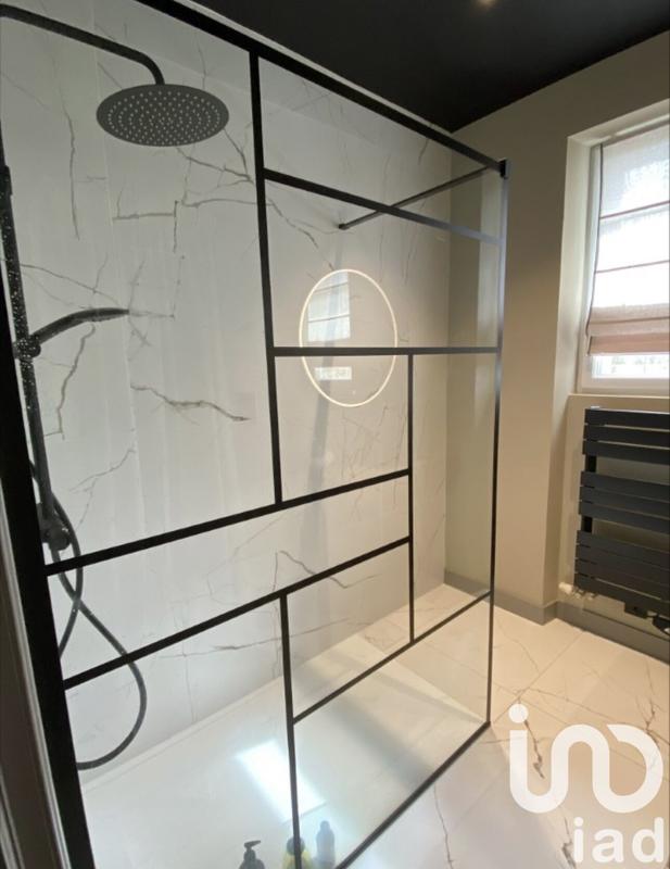 Maison - 216 m² - 9 pièces