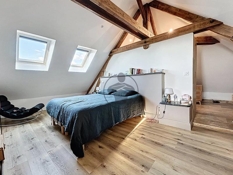 Maison - 277 m² - 8 pièces