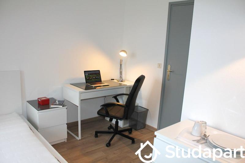 Chambre - 11 m² - 1 pièce