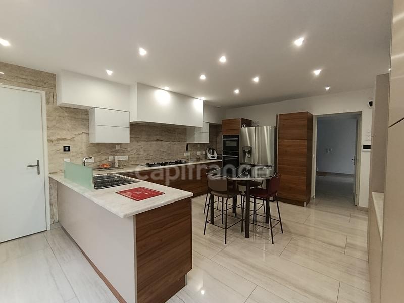 Maison d'architecte - 376 m² - 11 pièces