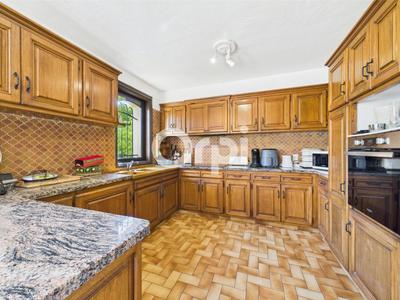 Maison - 192 m² - 5 pièces