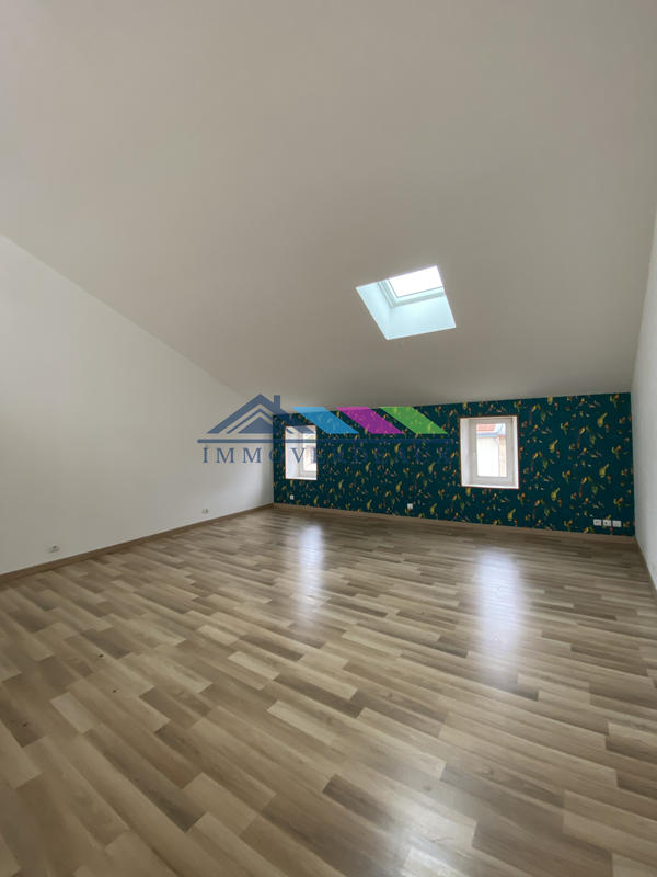 Maison - 239 m² - 7 pièces