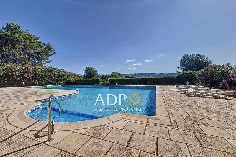 Maison - 300 m² - 7 pièces