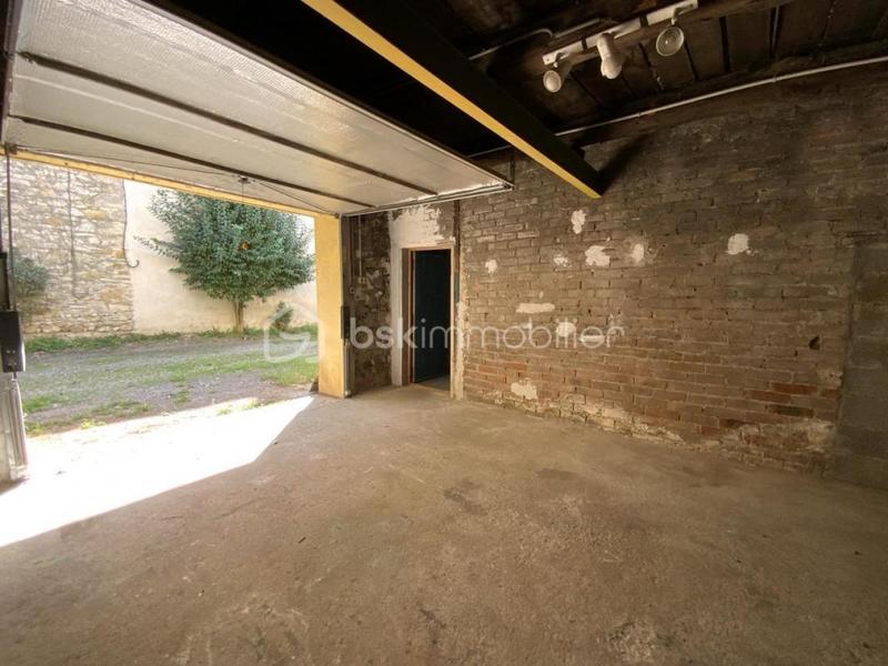 Maison ancienne - 674 m² - 8 pièces