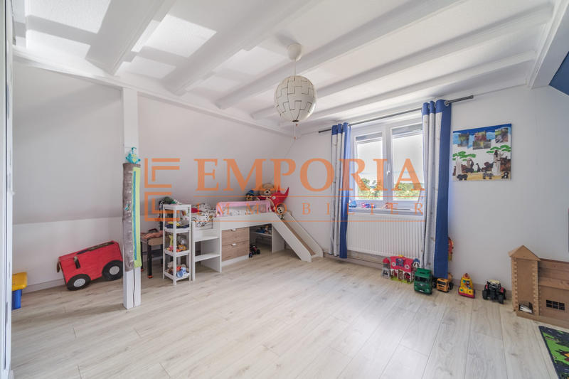 Maison - 165 m² - 6 pièces