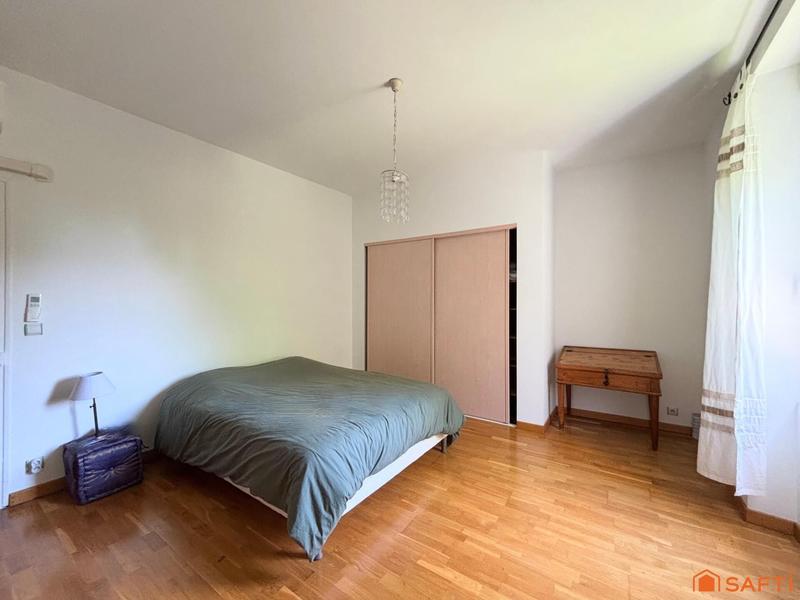 Maison - 227 m² - 7 pièces