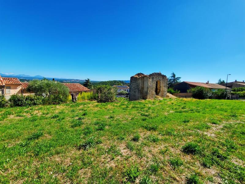 Terrain constructible - 842 m²