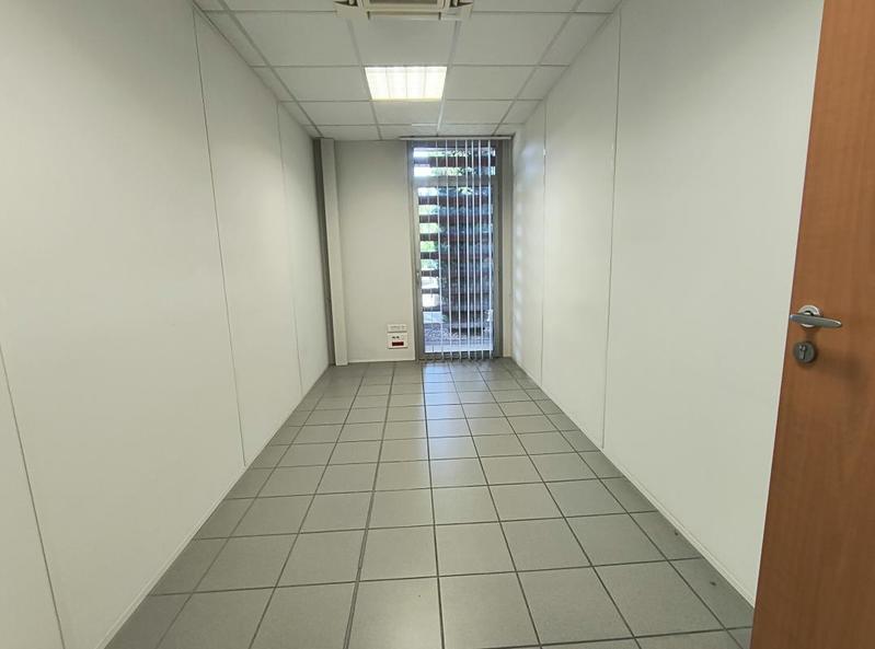 Bureau - 106 m² - 5 pièces