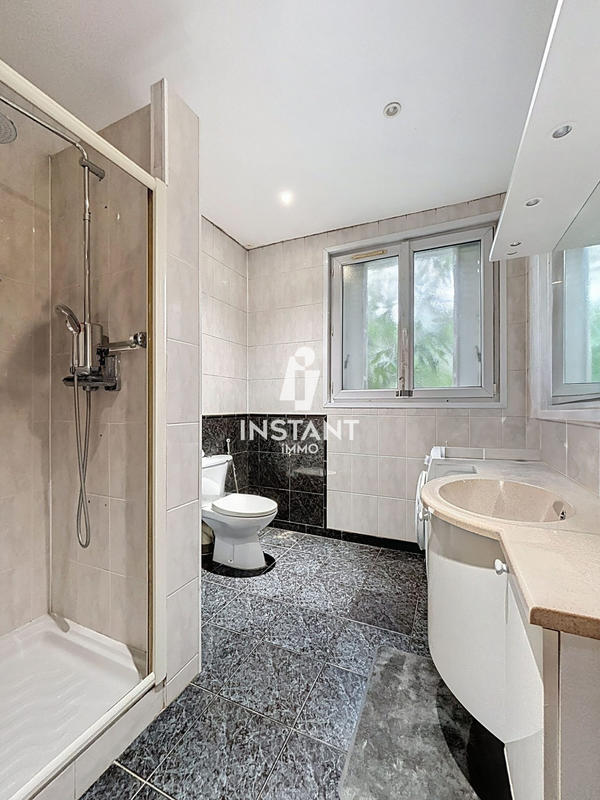 Maison - 266 m² - 7 pièces