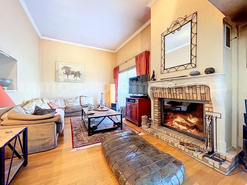 Maison - 307 m² - 9 pièces