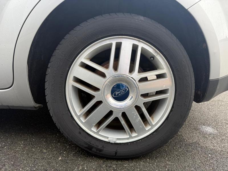 Ford Focus 1.6 Tdci 110 Ch Titanium Garantie 6 Mois / Reprise Possible