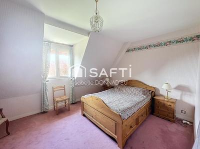 Maison - 235 m² - 7 pièces