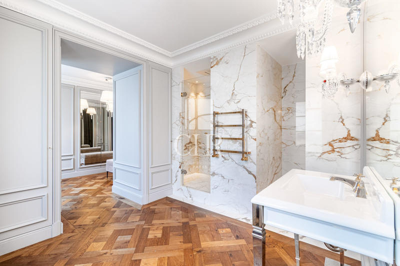 Appartement - 156 m² - 4 pièces