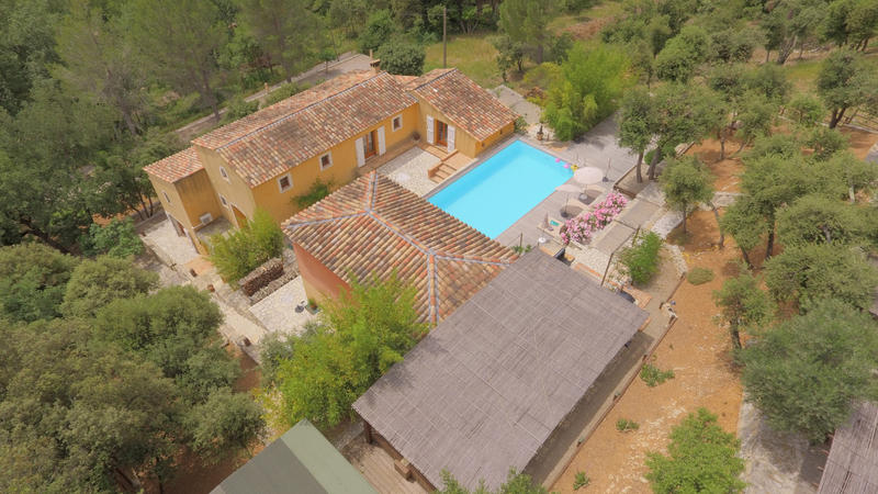 Propriété - 236 m² - 10 pièces