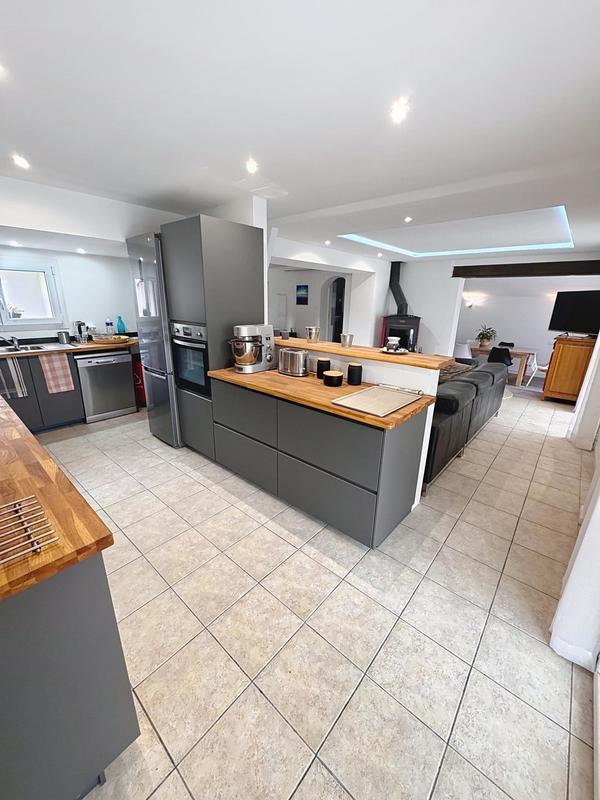 Maison - 185 m² - 7 pièces