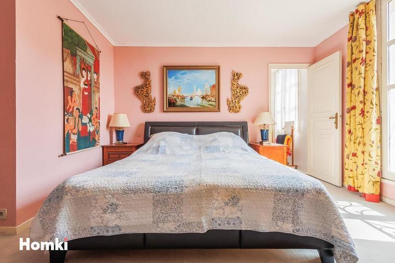 Appartement - 184 m² - 6 pièces