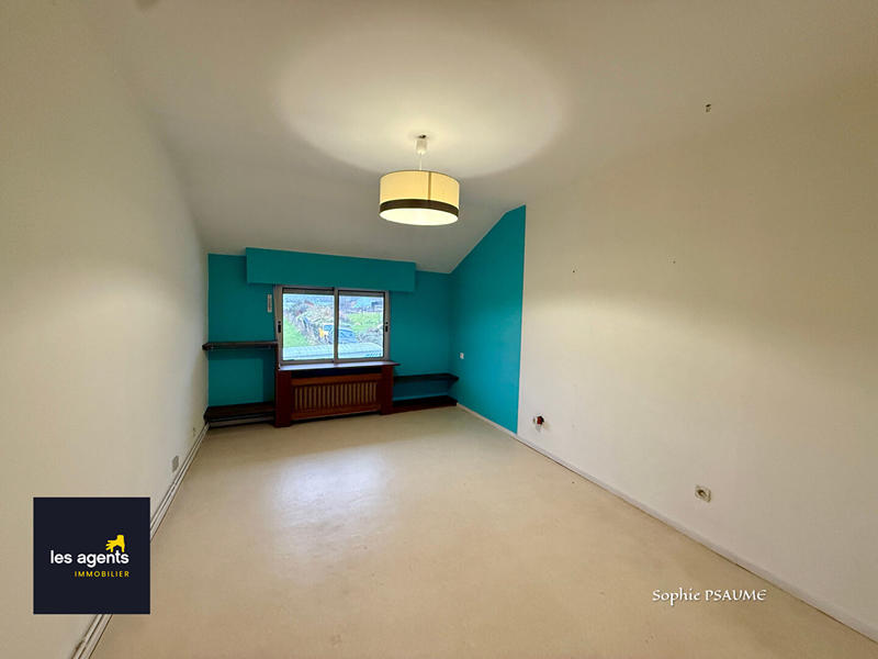 Maison - 185 m² - 9 pièces