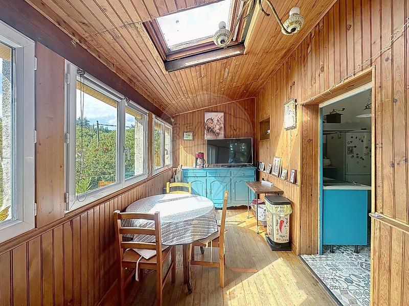 Maison - 225 m² - 9 pièces