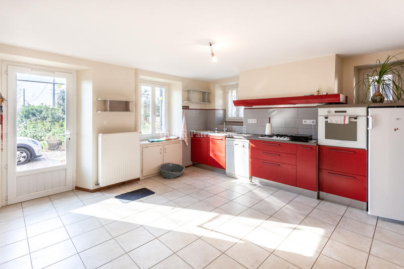 Maison - 220 m² - 8 pièces