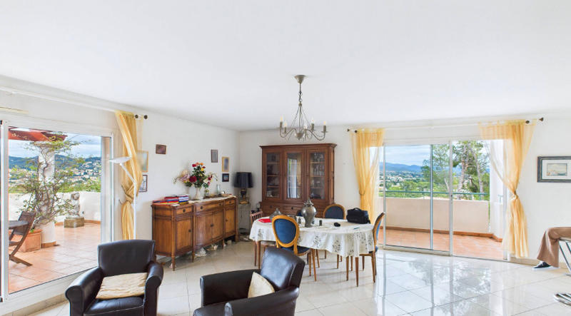 Appartement - 104 m² - 4 pièces