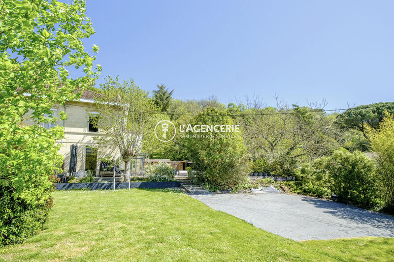 Maison - 143 m² - 4 pièces