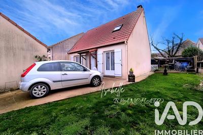 Maison - 90 m² - 5 pièces