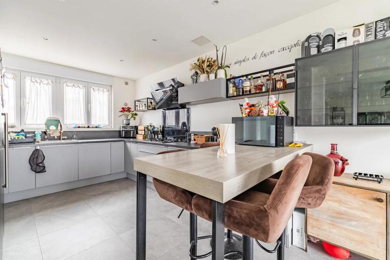 Maison - 104 m² - 4 pièces