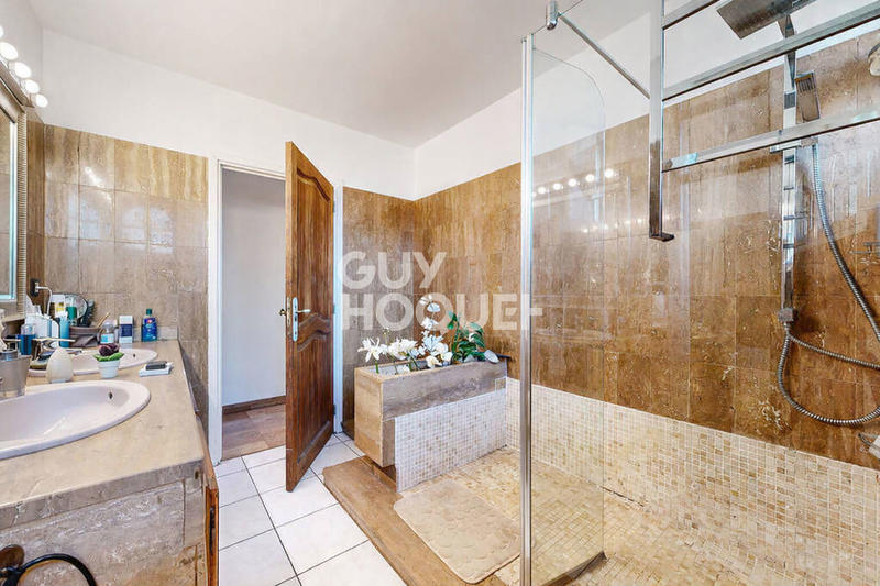 Maison - 169 m² - 5 pièces