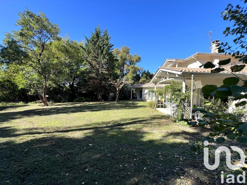 Maison - 240 m² - 8 pièces