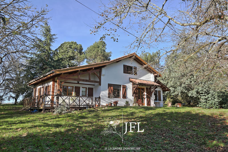 Propriété - 151 m² - 4 pièces