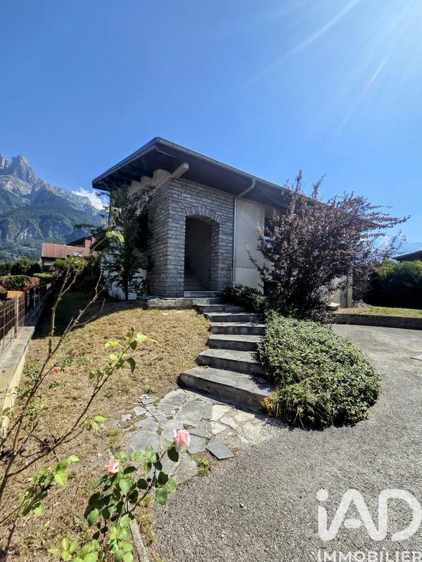 Maison - 307 m² - 7 pièces