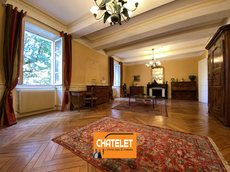 Appartement - 224 m² - 7 pièces