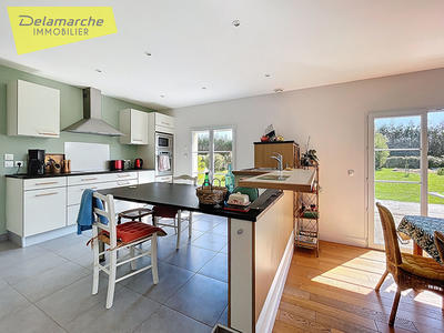 Maison - 197 m² - 9 pièces