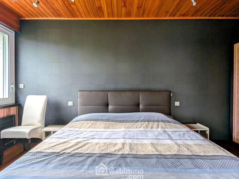 Maison - 234 m² - 8 pièces