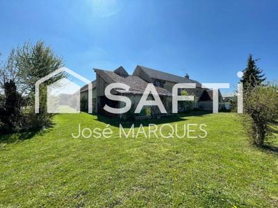 Maison - 250 m² - 6 pièces