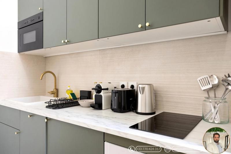 Appartement - 100 m² - 9 pièces