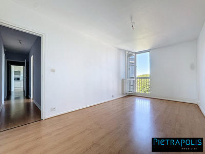 Appartement - 80 m² - 3 pièces