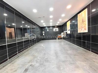 Local commercial - 110 m² - 7 pièces