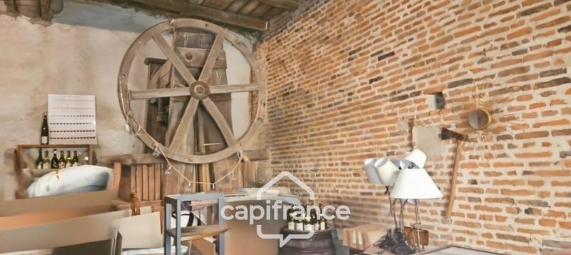 Maison traditionnelle - 170 m² - 8 pièces