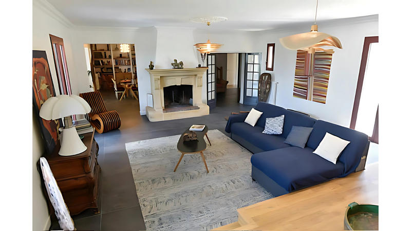 Maison - 368 m² - 8 pièces