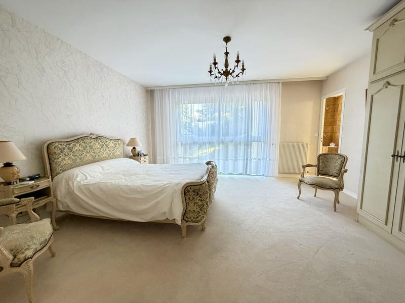 Maison - 269 m² - 8 pièces