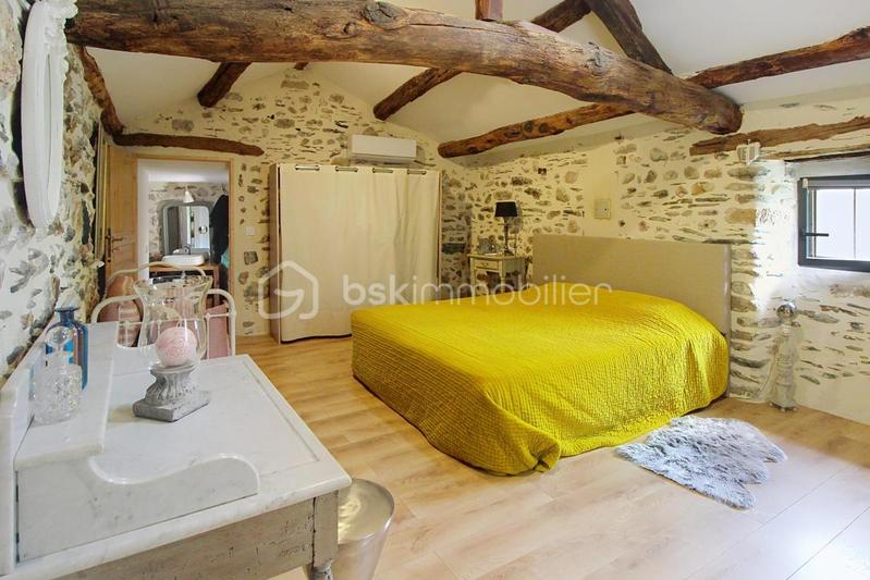 Demeure - 150 m² - 9 pièces