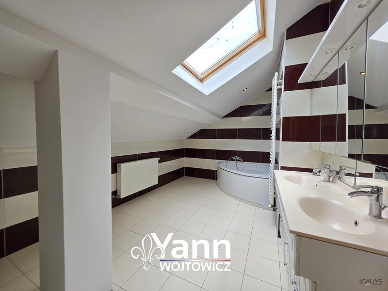 Maison - 135 m² - 6 pièces