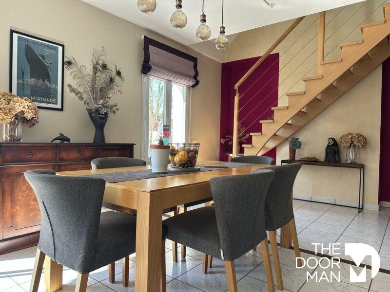 Maison - 146 m² - 8 pièces