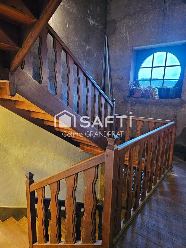 Maison - 260 m² - 9 pièces