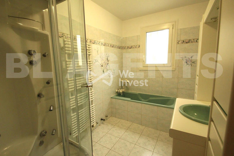 Maison - 275 m² - 6 pièces