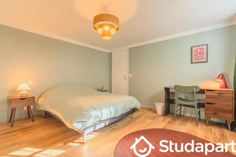 Chambre - 11 m² - 1 pièce