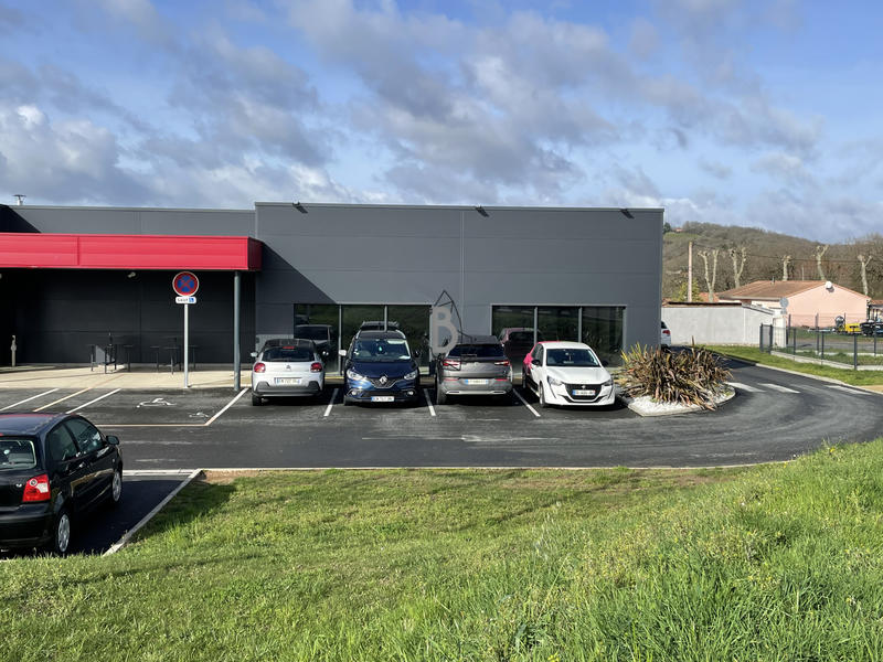 Local commercial - 217 m²