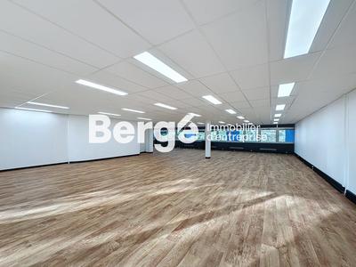 Bureau - 625 m²