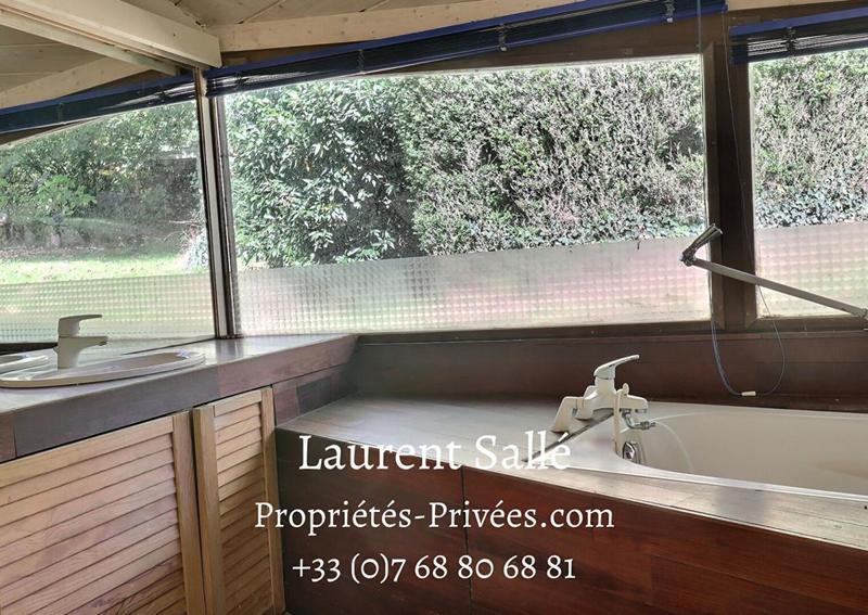 Maison - 215 m² - 8 pièces